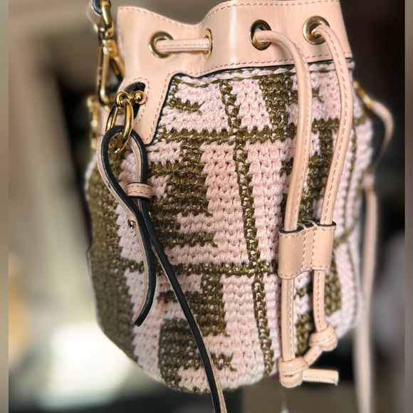 FENDI Raffia Vitello Crochet Mini Mon Tresor Bucket Bag Natural Light Rose - Picture 4 of 10